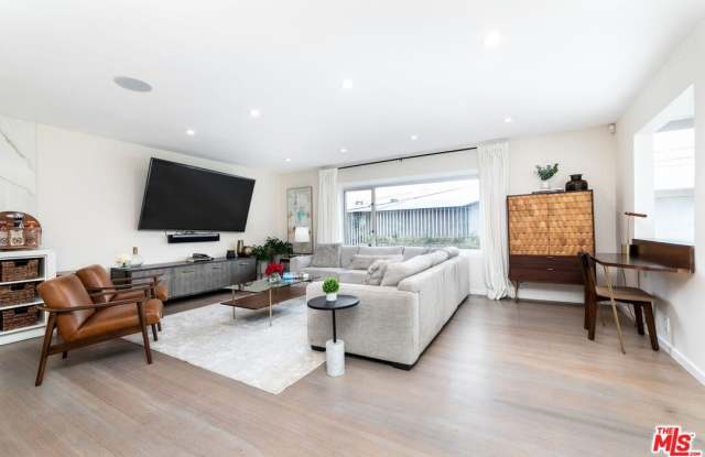 9323 Flicker Way Gallery 2