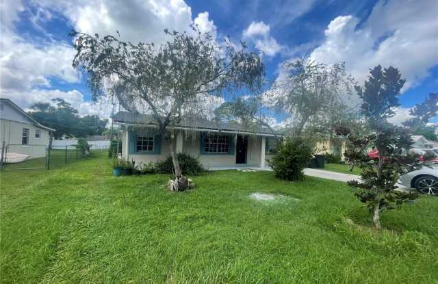 180 PINE TREE Drive Gallery 1