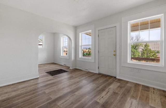 2 BED | 1 BATH | HOME | CENTRALLY LOCATED | RENOVATED - 221 Quincy Street, Rapid City, SD 57701