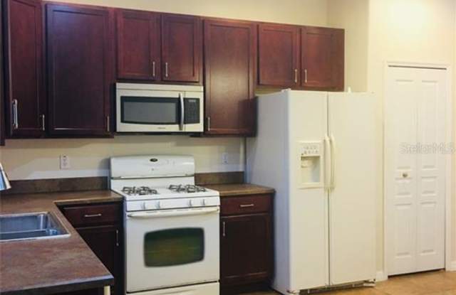 717 CLIMBING OAKS COURT Gallery 4