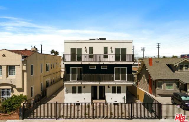 1615 2nd Ave photos photos