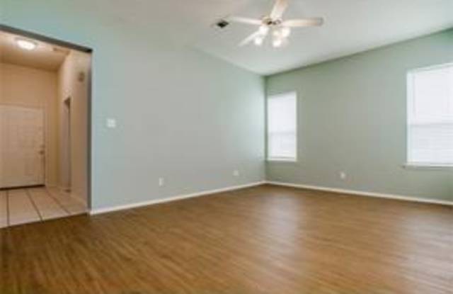 1226 Oakcrest Drive Gallery 3