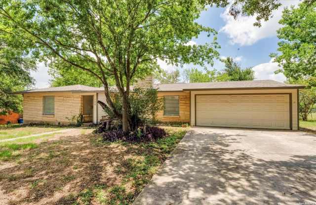 156 rilla vista - 156 Rilla Vista Drive, San Antonio, TX 78216