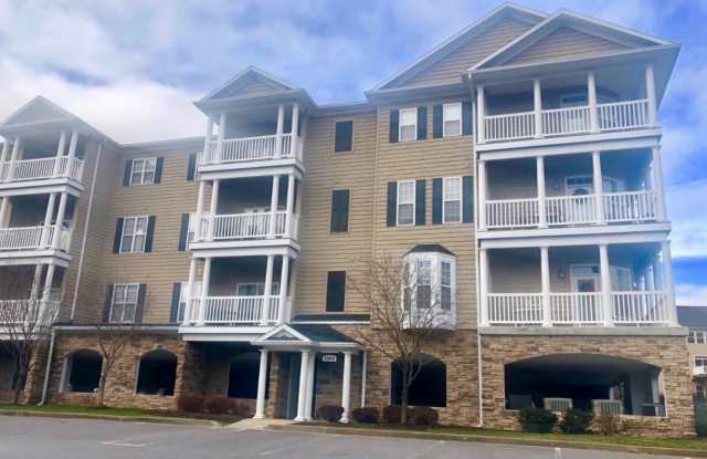 1 bedroom condo Suncrest Village Gated Community Near Hospitals - Available on 06/04/2026 - 2624 Suncrest Village, Monongalia County, WV 26505