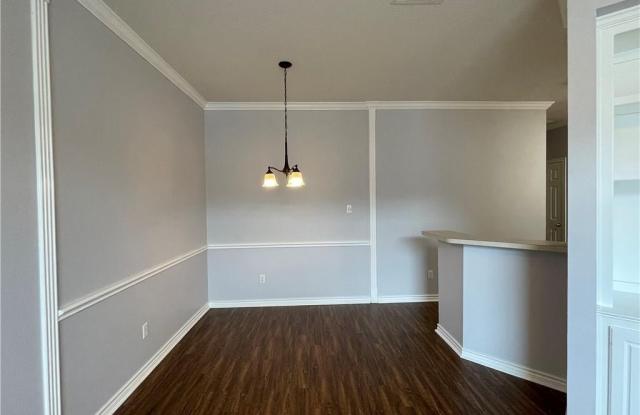 204 Fraternity Row Gallery 4