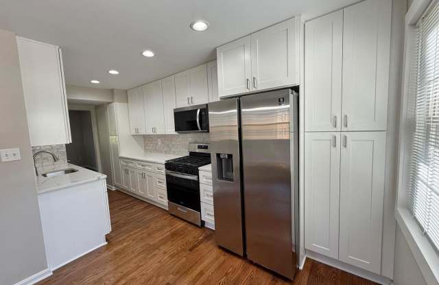 9926 LAKEPOINTE Court Gallery 2