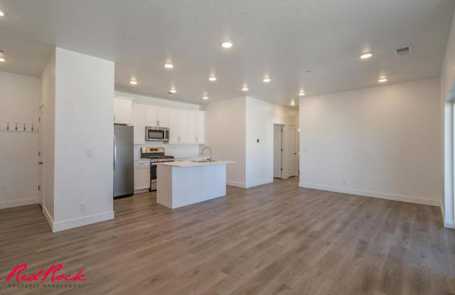Pet Friendly 2 Bedroom Condo in Desert Color! photos photos
