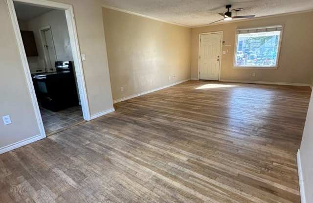 Adorable Home Next to Bivins Elementary! Gallery 4
