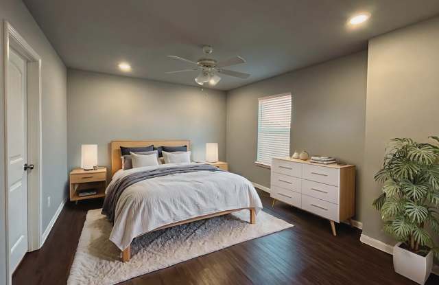 Townhouse with Garage - Minutes from Downtown Rogers Gallery 2