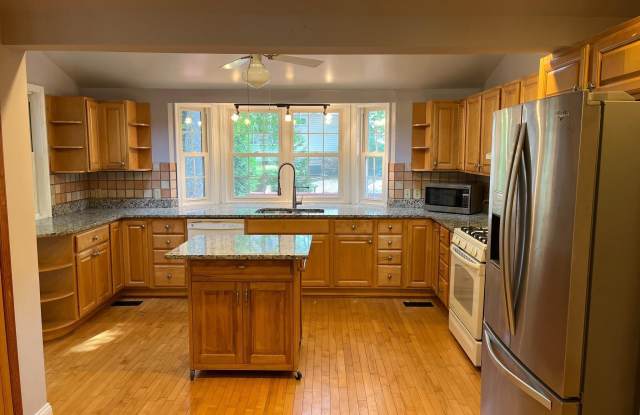 6803 DANTE Court Gallery 4
