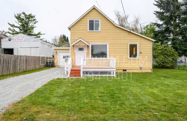 Charming 3 Bed, 2 Bath Home in Sedro-Woolley - 217 West Woodworth Street, Sedro-Woolley, WA 98284