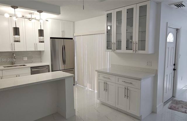 3310 S Meridian way - 3310 Meridian Way South, Palm Beach Gardens, FL 33410