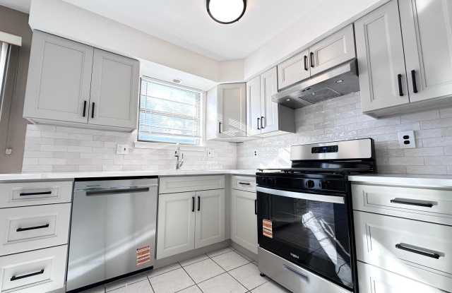 2 W HIGH RIDGE Road photos photos