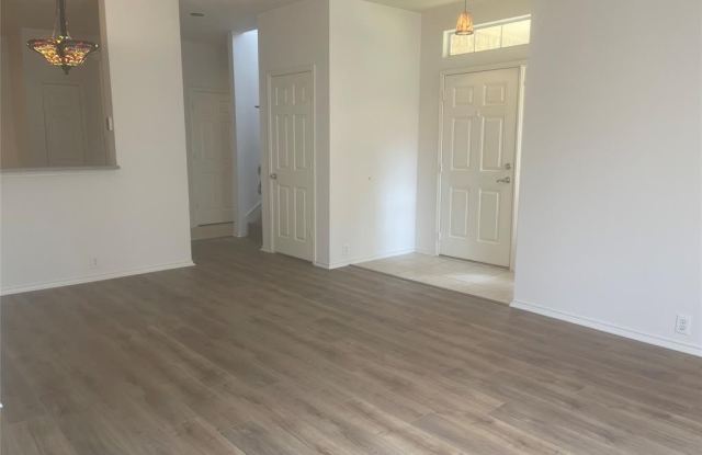 2726 Hyde Park Drive Gallery 2