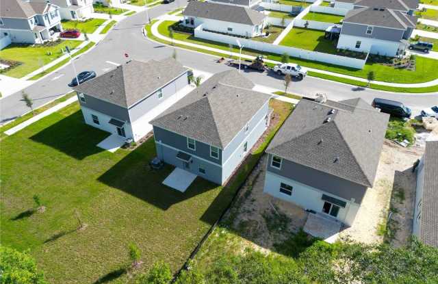 581 BELL PRAIRIE Circle Gallery 3