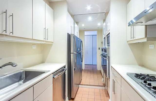15 W 53rd St # 20C Gallery 3