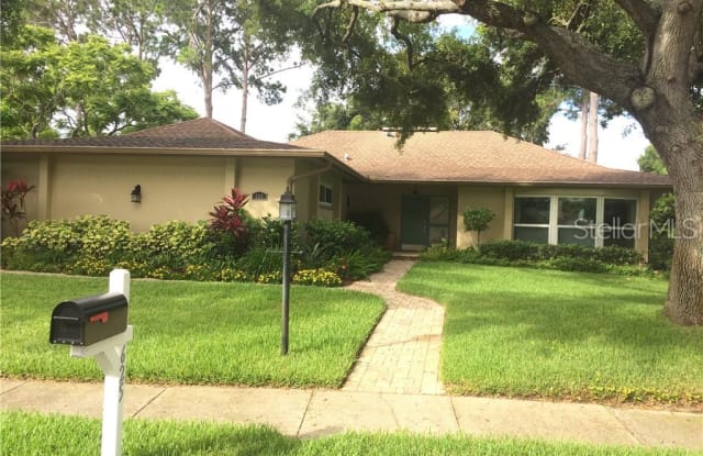625 VILLAGE WAY - 625 Village Way, Palm Harbor, FL 34683