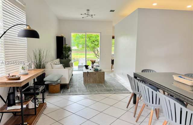 1074 Bluewood Ter Gallery 3