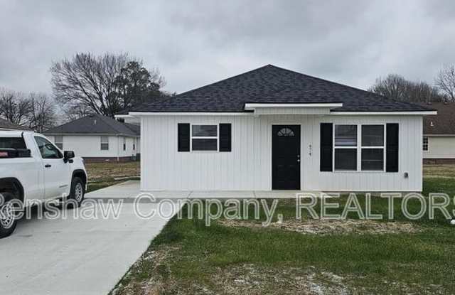 474 Dana Ave - 474 Dana Street, Dyersburg, TN 38024