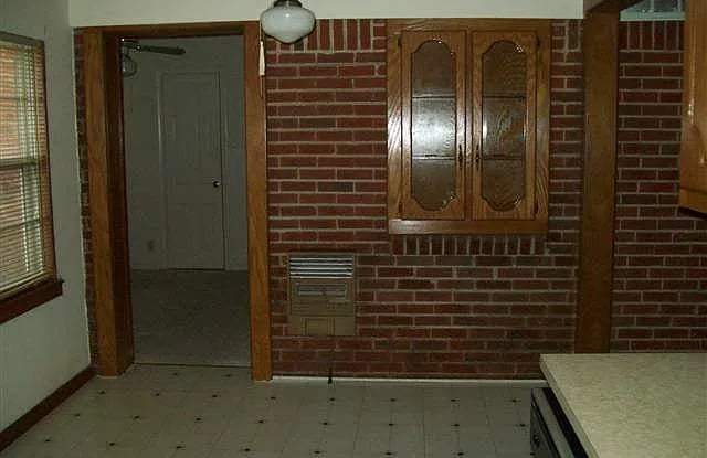 1221 W. Elder Ave. Gallery 2