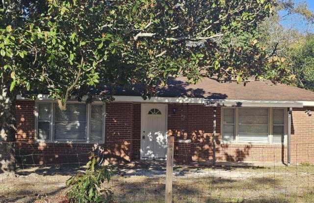 287 Myrtle Street - 287 Myrtle Street, Gloverville, SC 29828