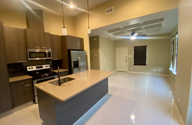 1206 Upas Drive - 2 photos photos