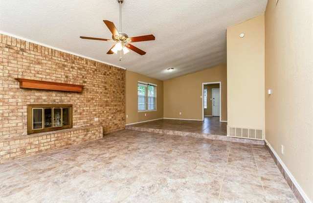 4712 Butterfield Road Gallery 3
