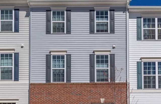 Gorgeous townhouse for rent photos photos