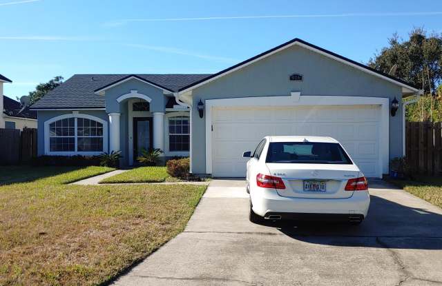 916 HYANNIS PORT Drive - 916 Hyannis Port Drive, Jacksonville, FL 32225