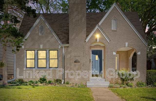 1235 S Atlanta Pl photos photos