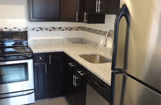 6001 North Kenmore Ave. 302 - 6001 North Kenmore Avenue, Chicago, IL 60660