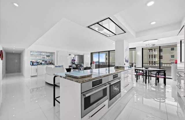 5280 N Ocean Drive Gallery 1