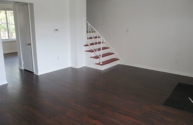 1991 Addison Rd S Gallery 2
