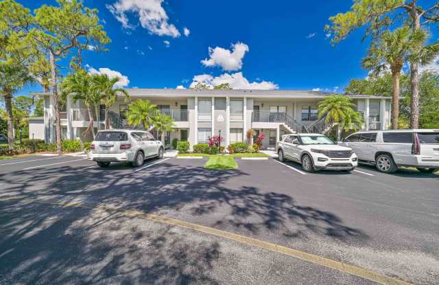 **2/2 Condo - Berkshire Village - Canal Views - Updated** - 1219 Commonwealth Circle, Collier County, FL 34116