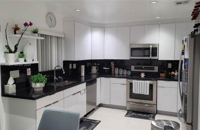 13918 SW 178th St - 13918 Southwest 178th Street, Richmond West, FL 33177