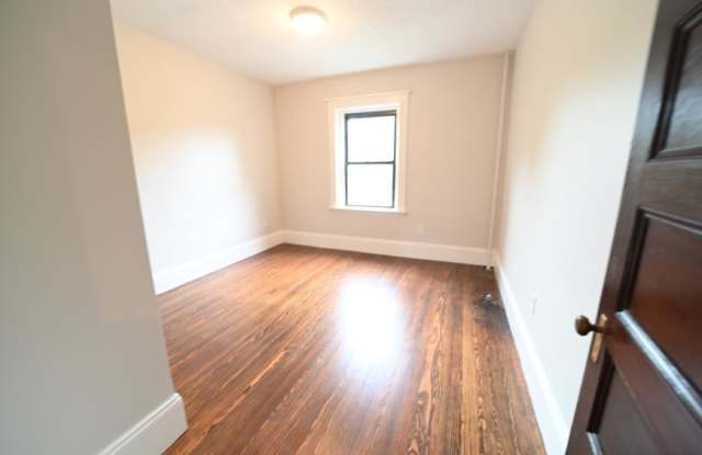 1712 Beacon St. Gallery 3