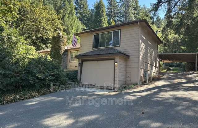 7701 Rogue River Hwy - 7701 Rogue River Highway, Jackson County, OR 97527