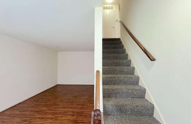 9653 HAGEL Circle Gallery 2