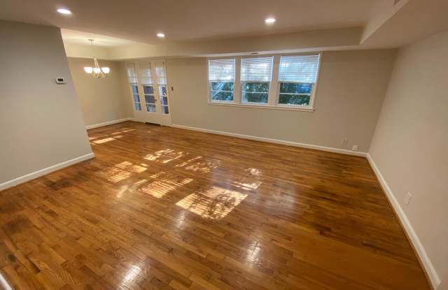 8553 GEREN ROAD Gallery 3