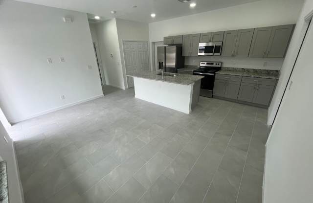 ONE OF A KIND! BRAND NEW 1 Bedroom-1 Bath- 1 Car Garage in Desirable Lehigh Acres! Gallery 3