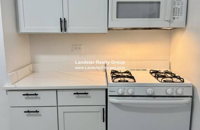 4525 North Paulina photos photos