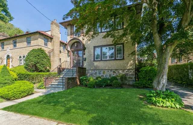 371 Hayward Avenue photos photos