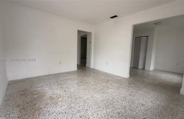 3216 SW 25th Ter Gallery 2