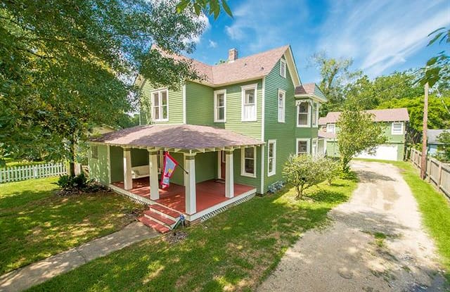 210 S SPRUCE Street - 210 South Spruce Street, Hammond, LA 70403