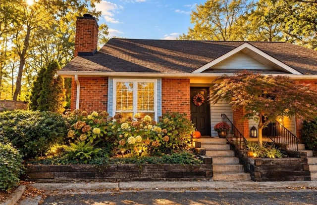 1195 Minhinette Drive Gallery 1