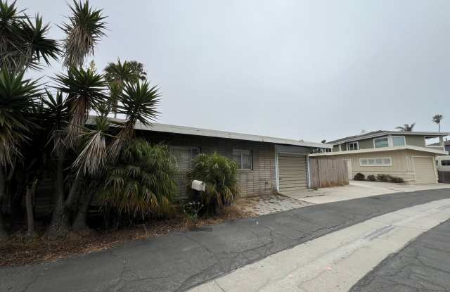 Charming Pierpont Beach Cottage! Gallery 3