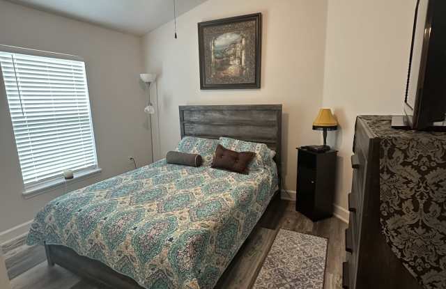 2374 Middlebury Drive Gallery 2
