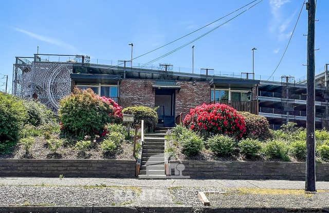 Cute 2:1 Apartment Downtown Olympia with Covered Parking! photos photos