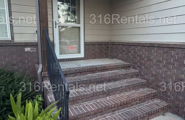 $1650 **COMING SOON** - 3 bedroom / 3 bathroom - Beautiful Duplex in Andover Gallery 3
