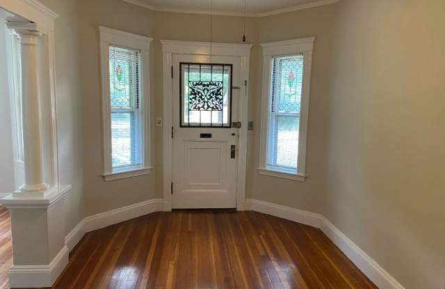 Gorgeous, Spacious Victorian-style Apt w/ Laundry in Unit! Near Jackson Sq.Roxbury photos photos